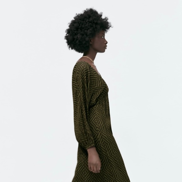 Zara printed pleated dress - Picture 6 of 11